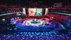 Faker可乐四人分，火灾却捐5000W！明明捐得最多，却被批虚伪抠门；Gumayusi的蜕变：从T1练习生到双冠ADC！